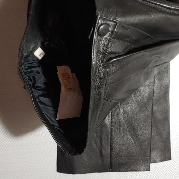 Vintage Leather pants - Picture 3 of 10
